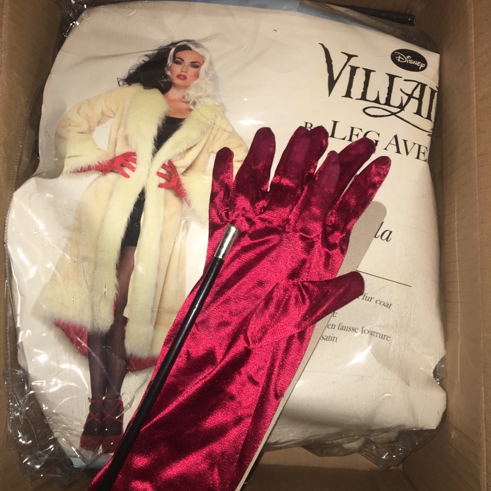 Villains by Leg Avenue Cruella Coat